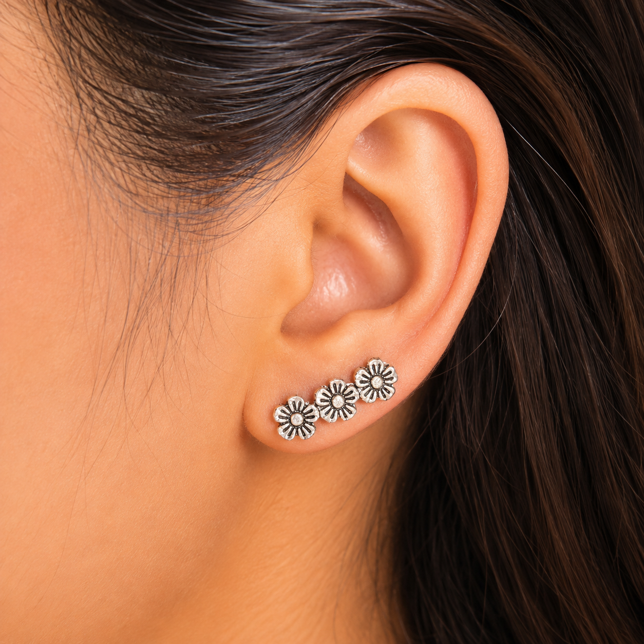 3 Flower Line Earcuff