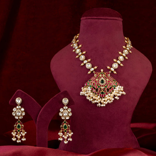 Aavya Necklace & Earrings Set
