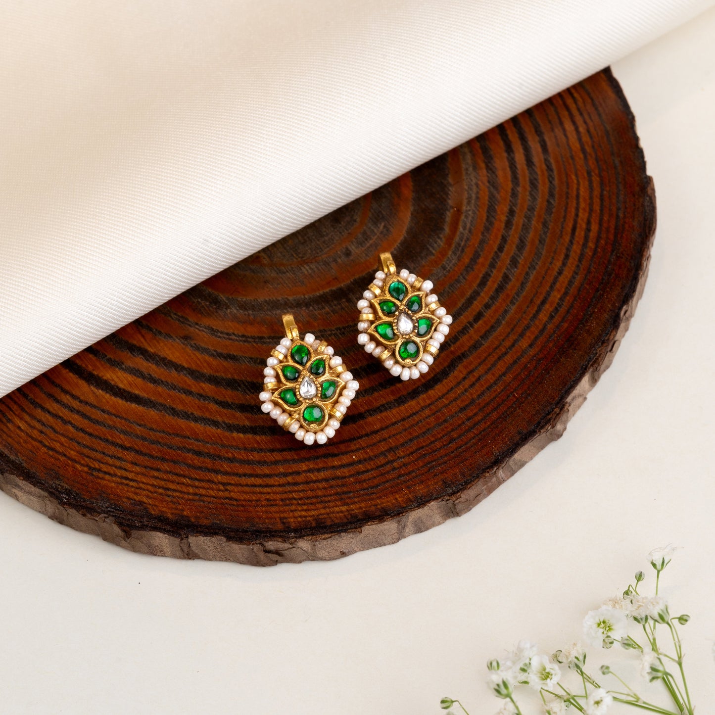 Alankara Kundan Bugadi