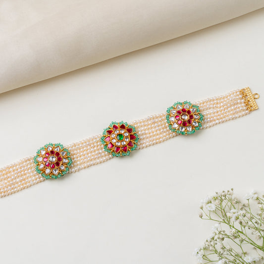 Vidhra Pearl Kundan Choker