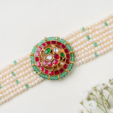 Anya Pearl Kundan Choker