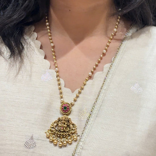 Sindura Necklace & Earrings Set