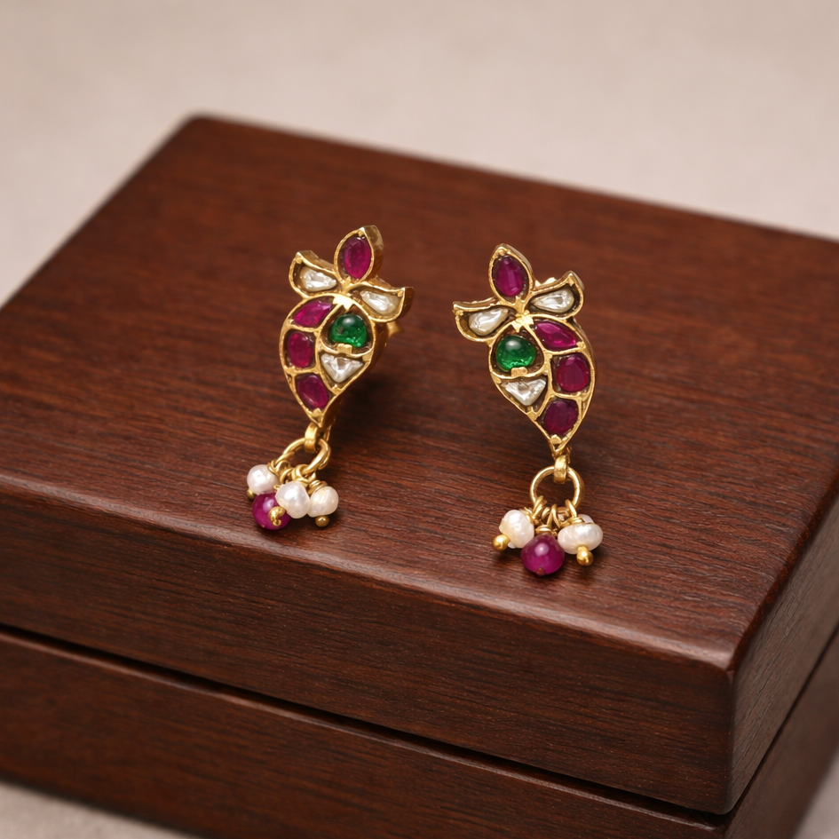 Sakutriya Kundan Earrings