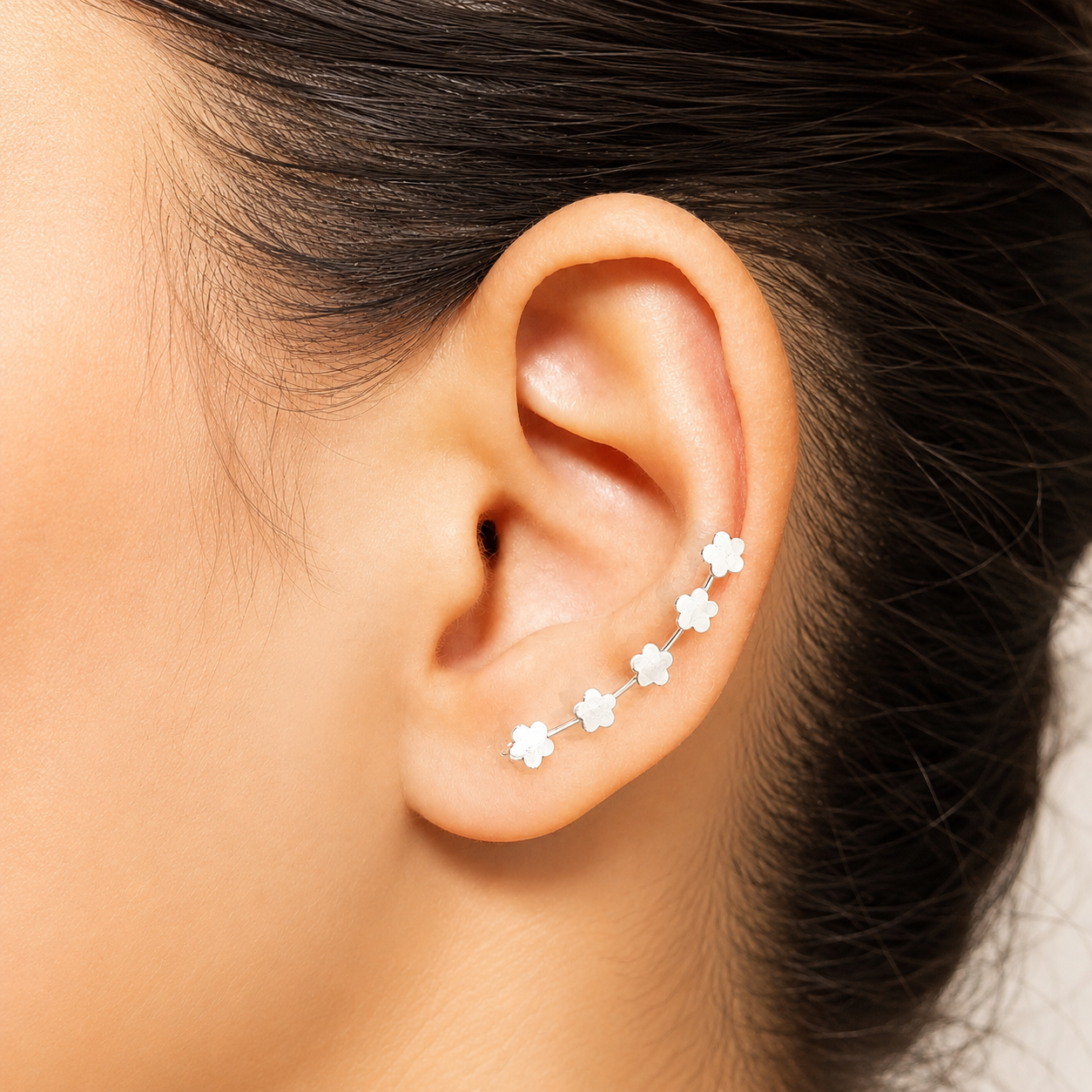 Noelle Flower Earcuff