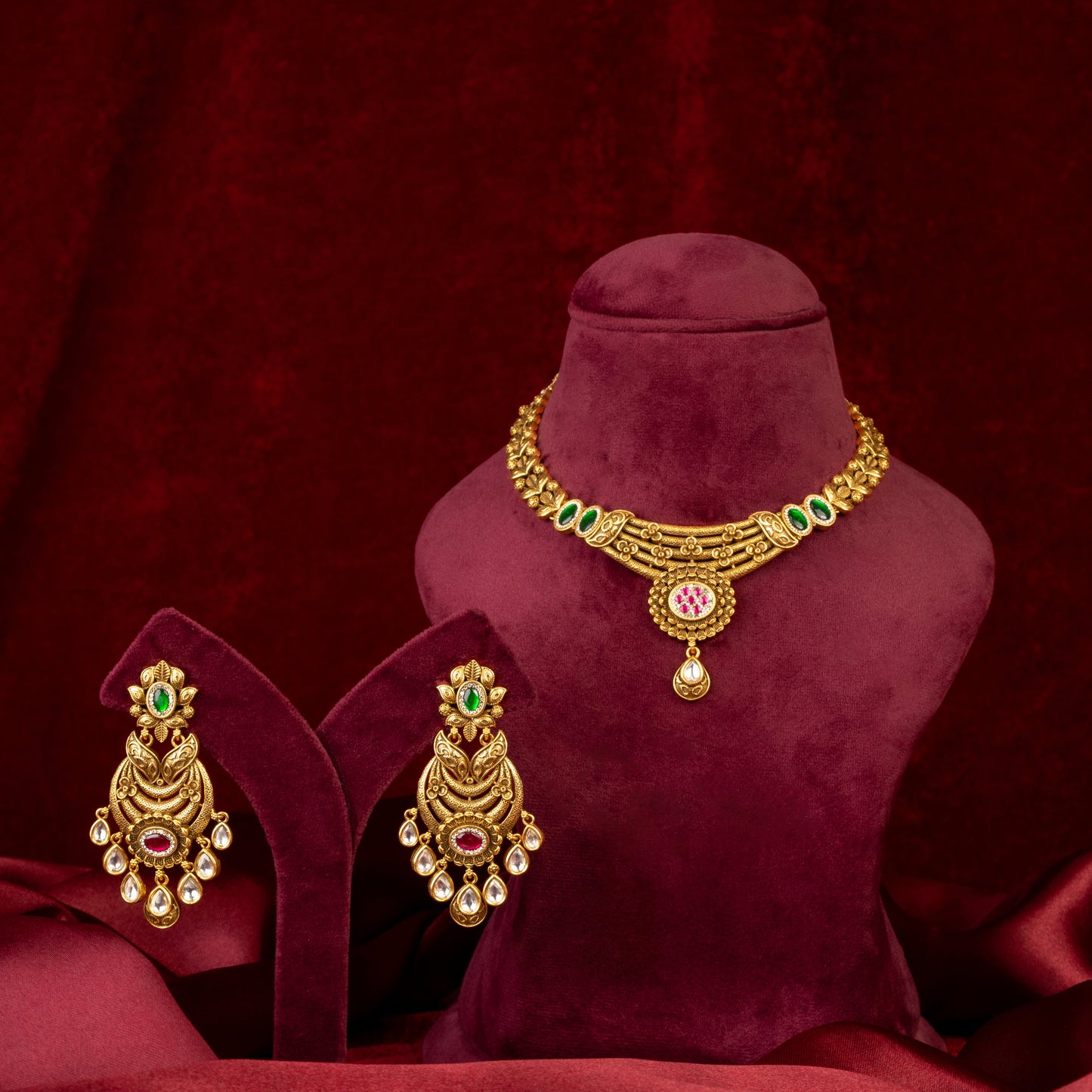 Mridi Necklace & Earrings Set