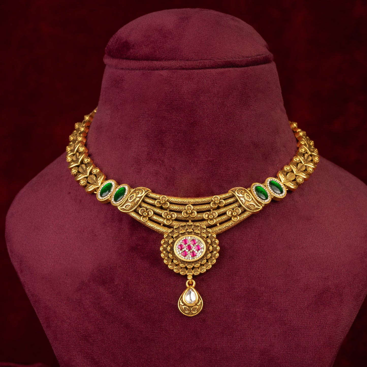 Mridi Necklace & Earrings Set
