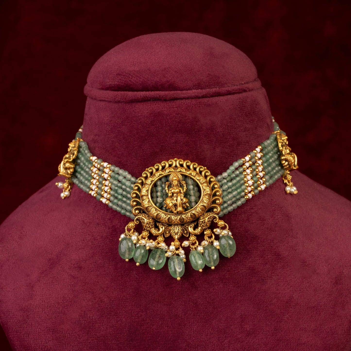 Nupirika Choker & Earrings Set