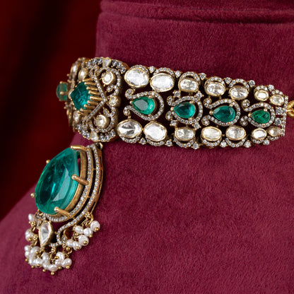 Anyata Victorian Necklace & Earrings Set