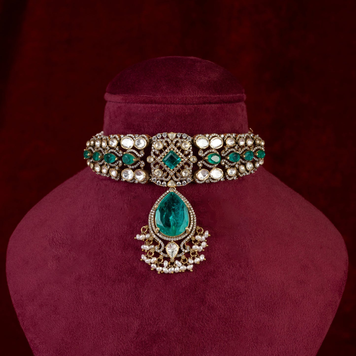 Anyata Victorian Necklace & Earrings Set