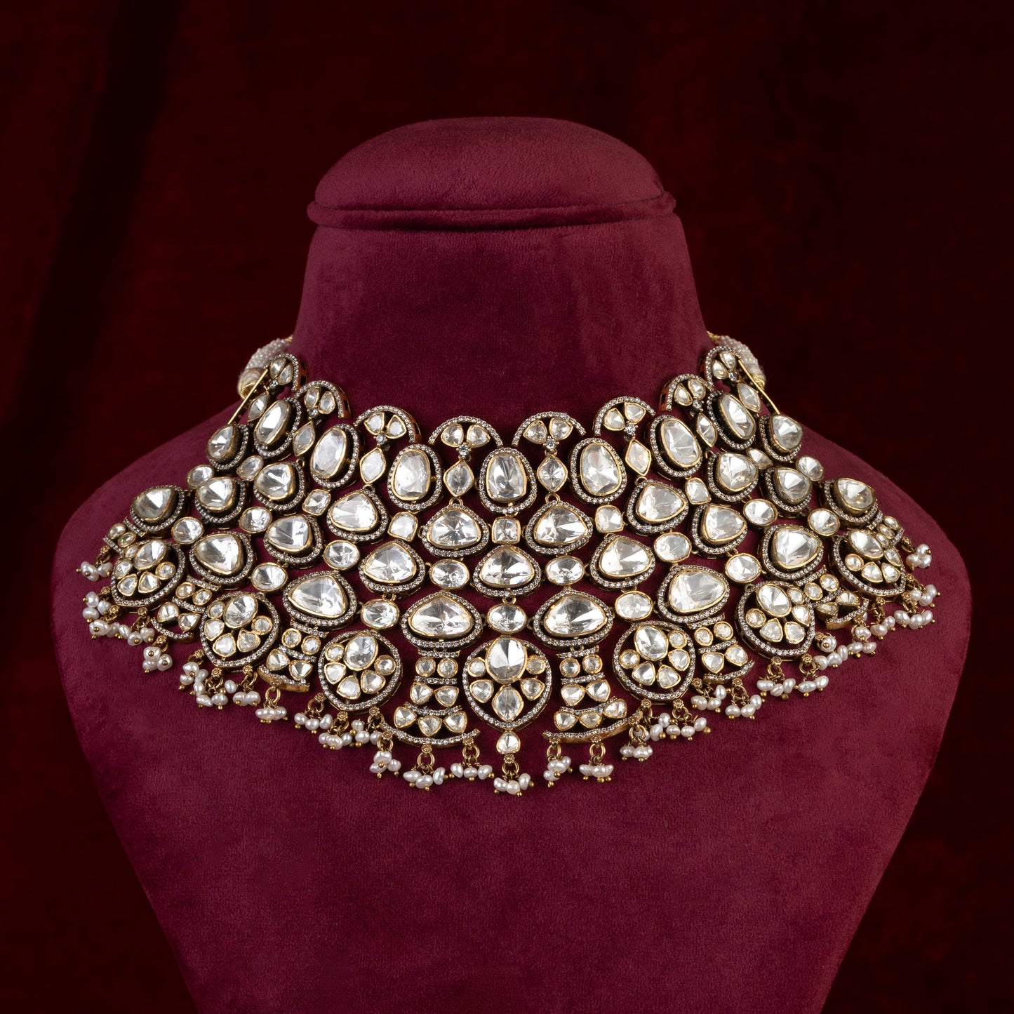 Maheya Victorian Necklace & Earrings Set