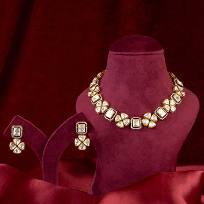 Riya Victorian Necklace & Earrings Set