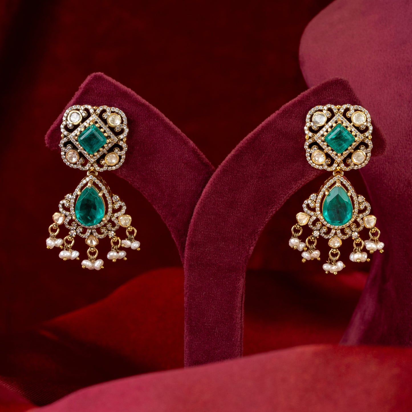 Anyata Victorian Necklace & Earrings Set