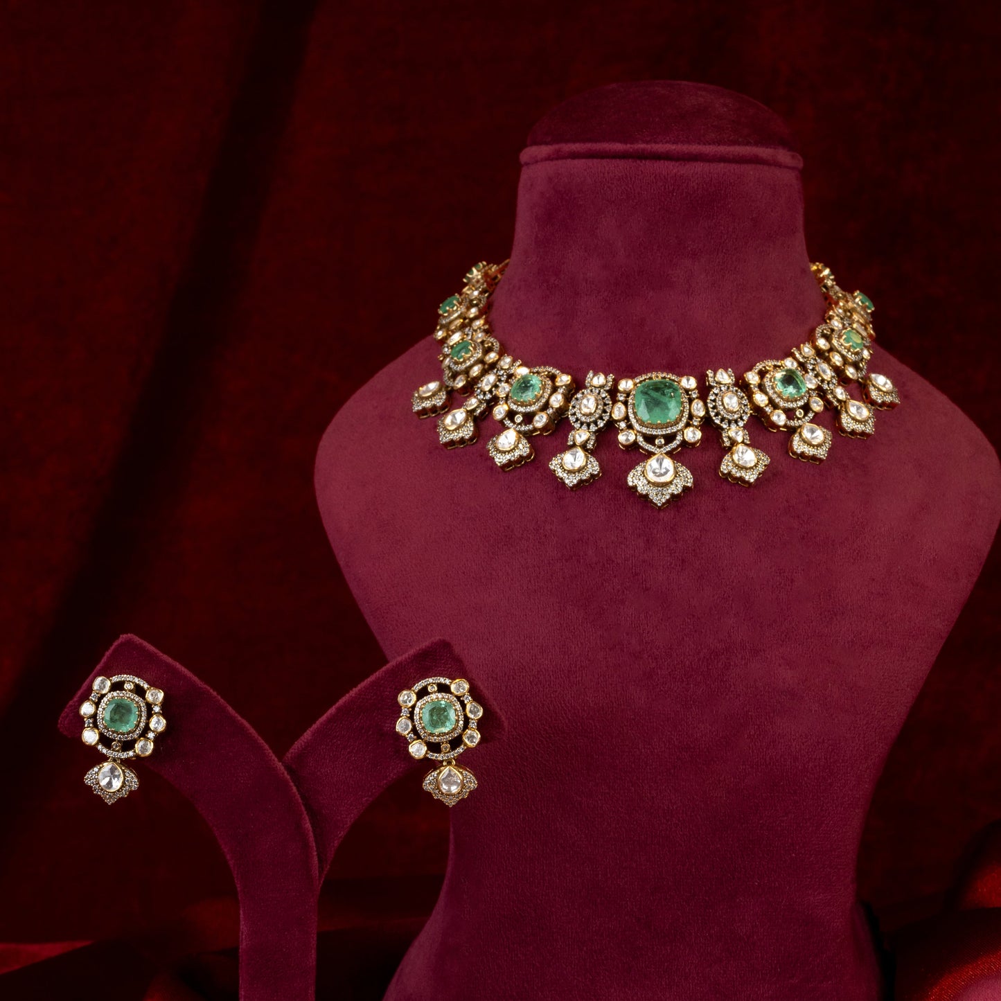 Kanha Victorian Necklace & Earrings Set