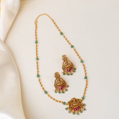 Aarna Necklace & Earrings Set