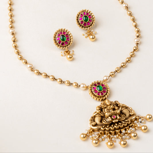 Sindura Necklace & Earrings Set