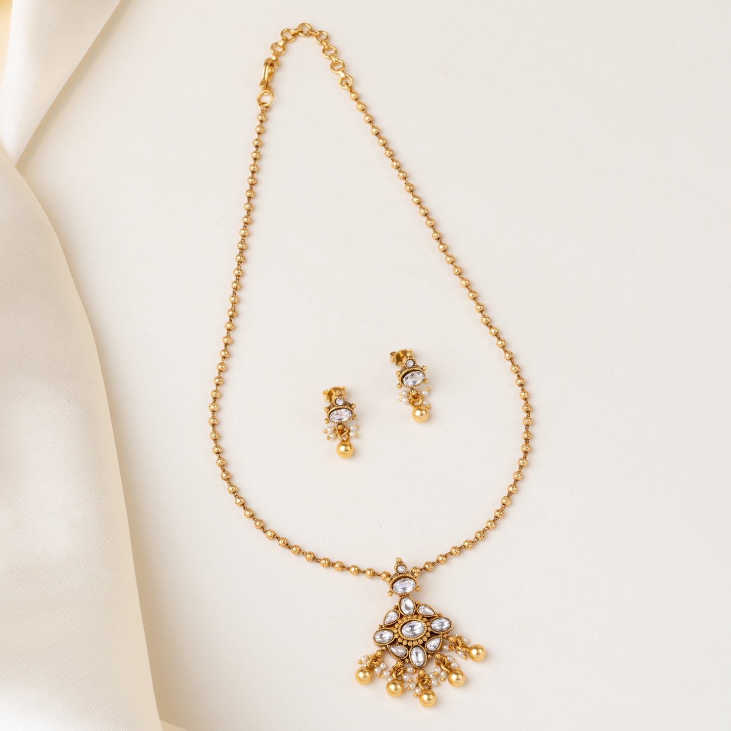 Vyara Necklace & Earrings Set