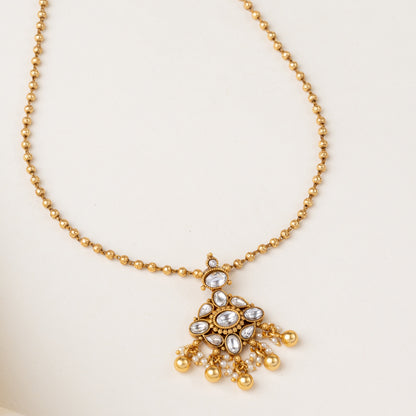 Vyara Necklace & Earrings Set