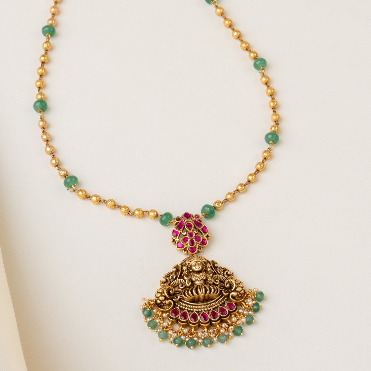 Divine Abhya Necklace & Earrings Set