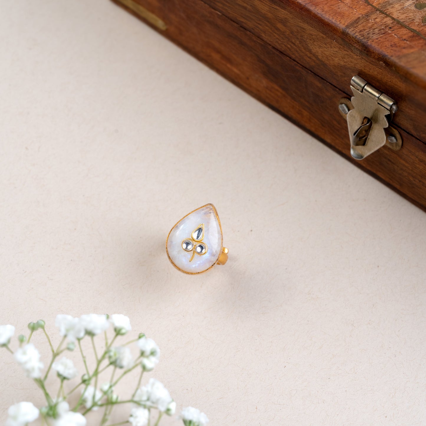 Ivarya Kundan Ring