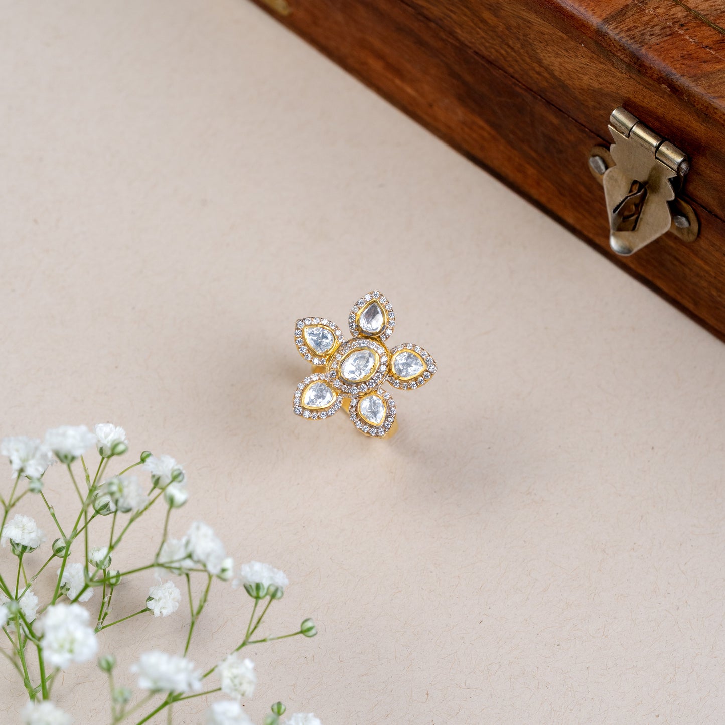 Yashasvi Moissanite Ring