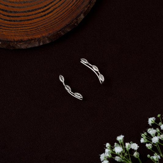 Oxidised Leaf Earcuff