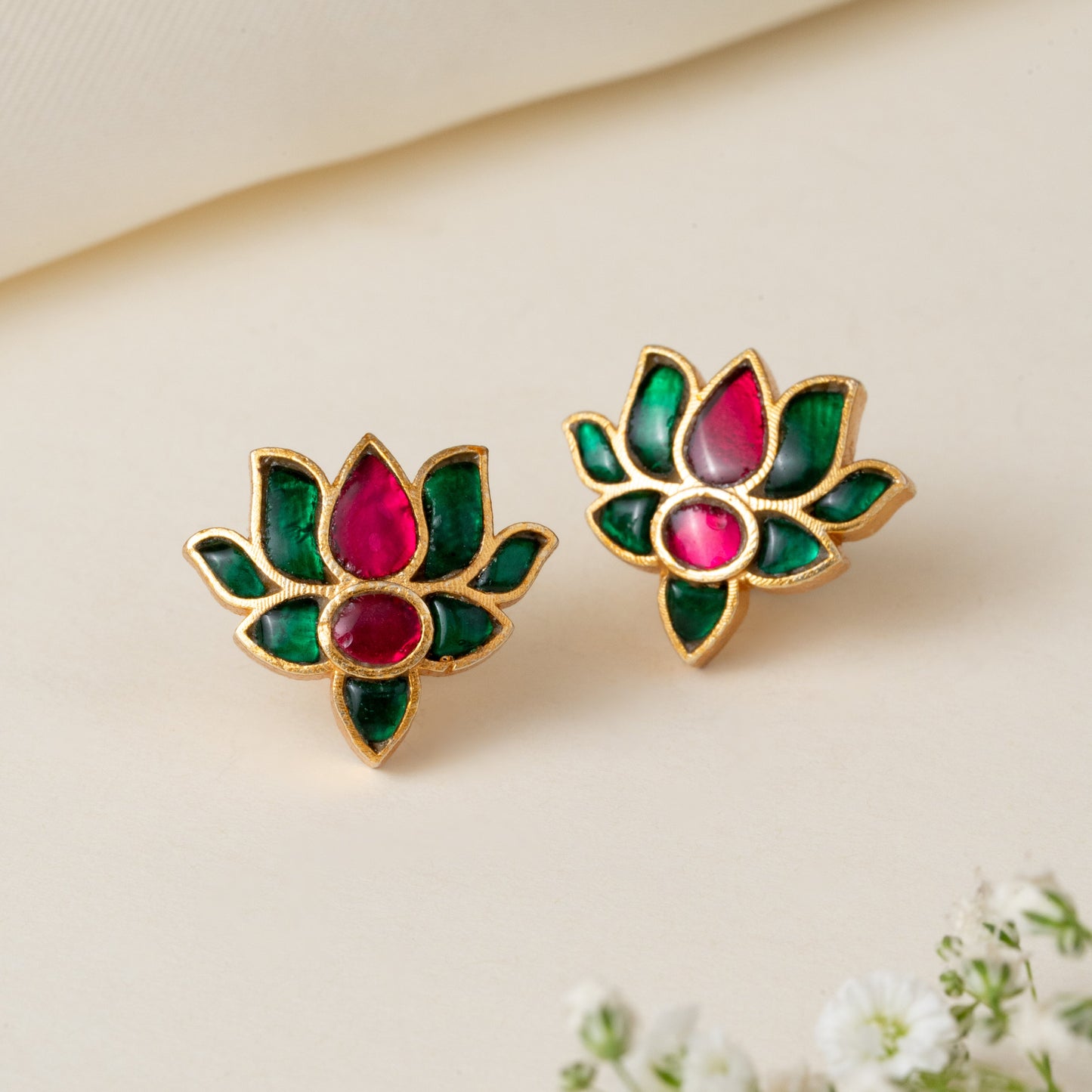 Lotus Kundan Stud