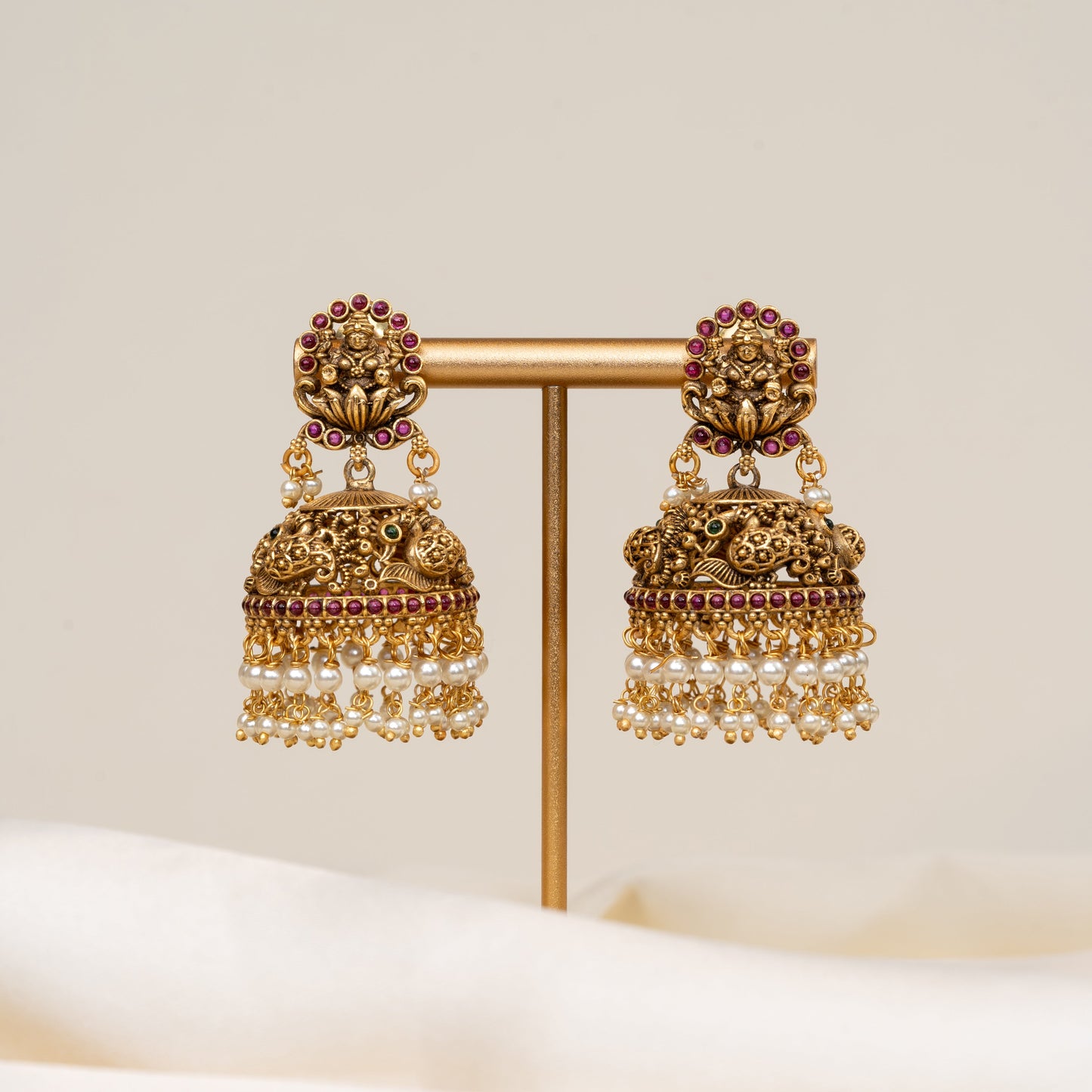 Shriyaa Lakshmi Statement Jhumka