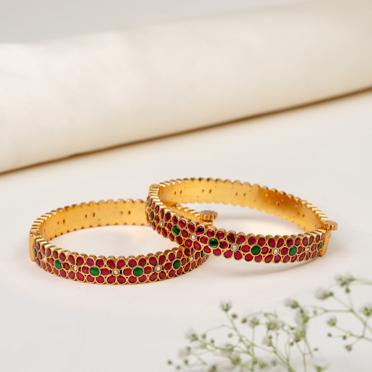 Hima Kundan Bangle