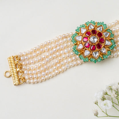 Vidhra Pearl Kundan Choker