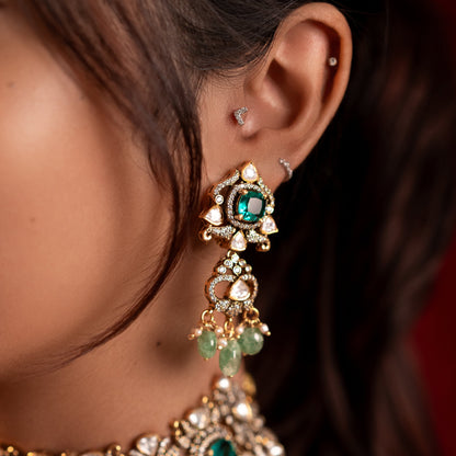 Raahi Victorian Necklace & Earrings Set