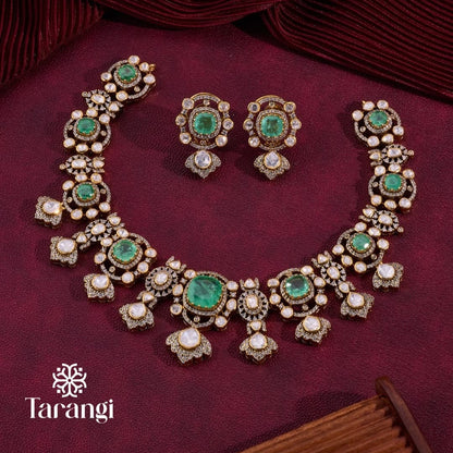 Kanha Victorian Necklace & Earrings Set
