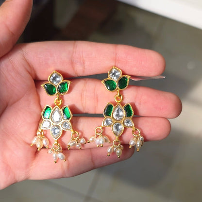 Avlasa Kundan Earrings