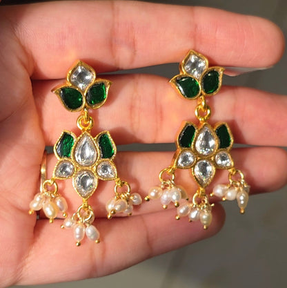 Avlasa Kundan Earrings