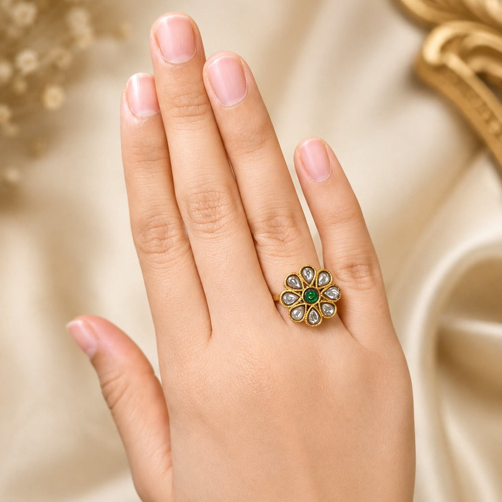 Dinira Kundan Ring