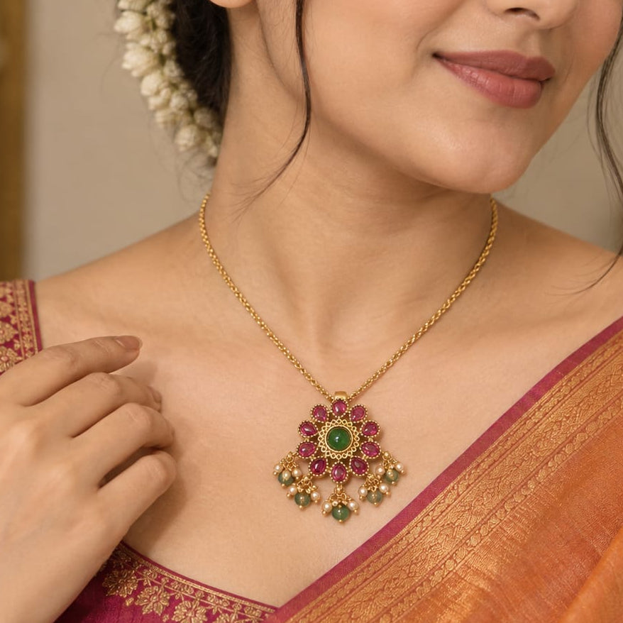 Ukhya Kundan Necklace